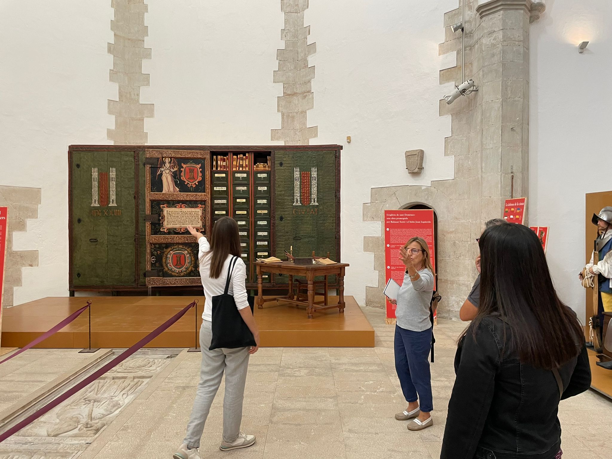 ​Dibuixar Tortosa,copsar la història