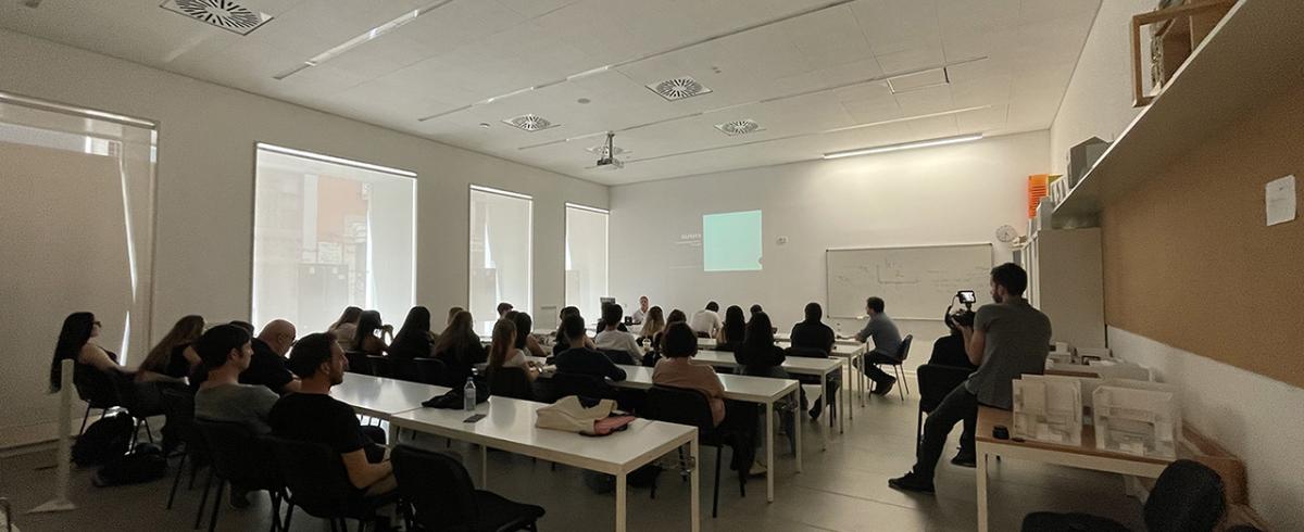 Alumnes de l'escola en una classe