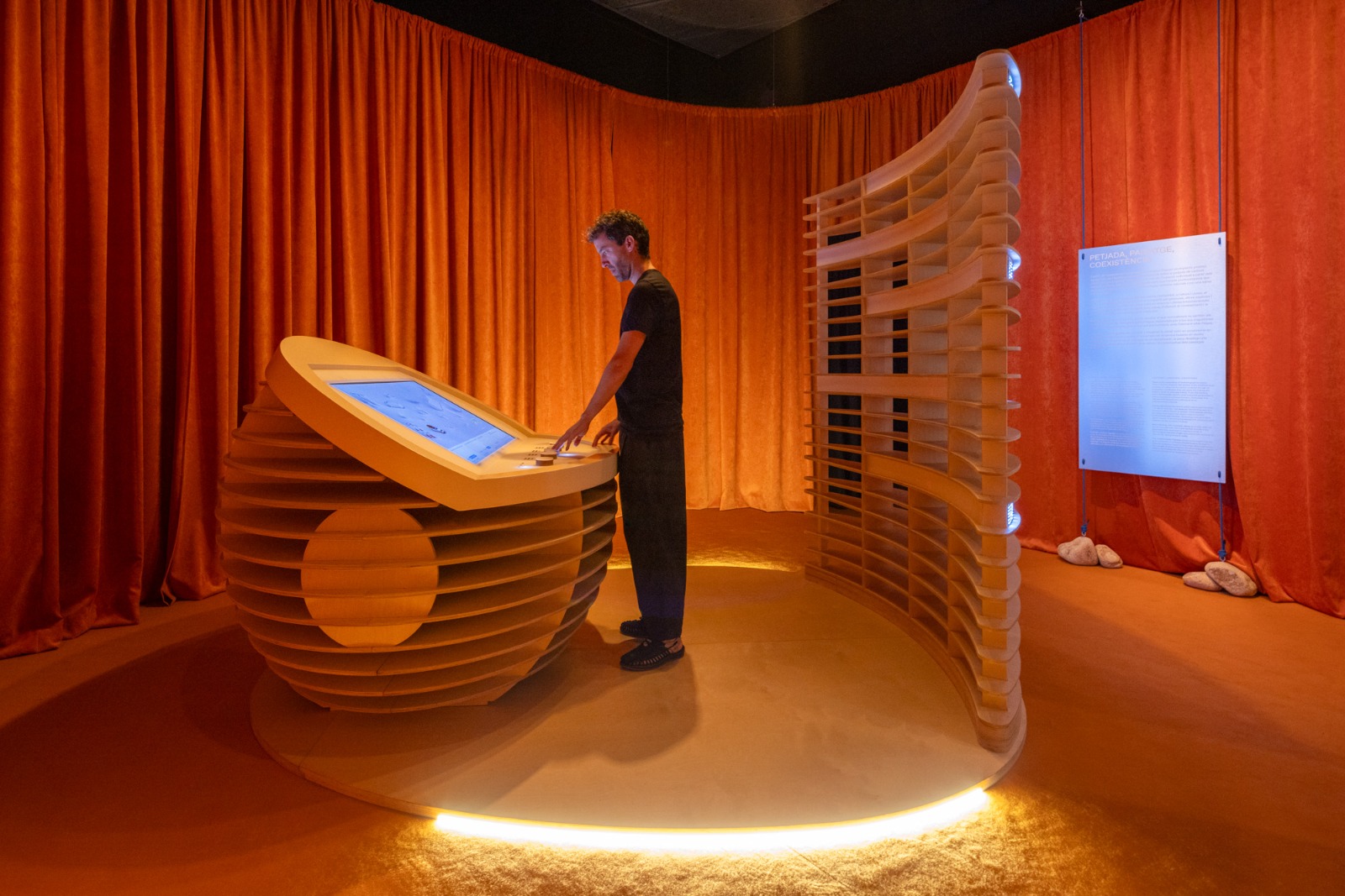 imatge exposició muntada per gracias grecia