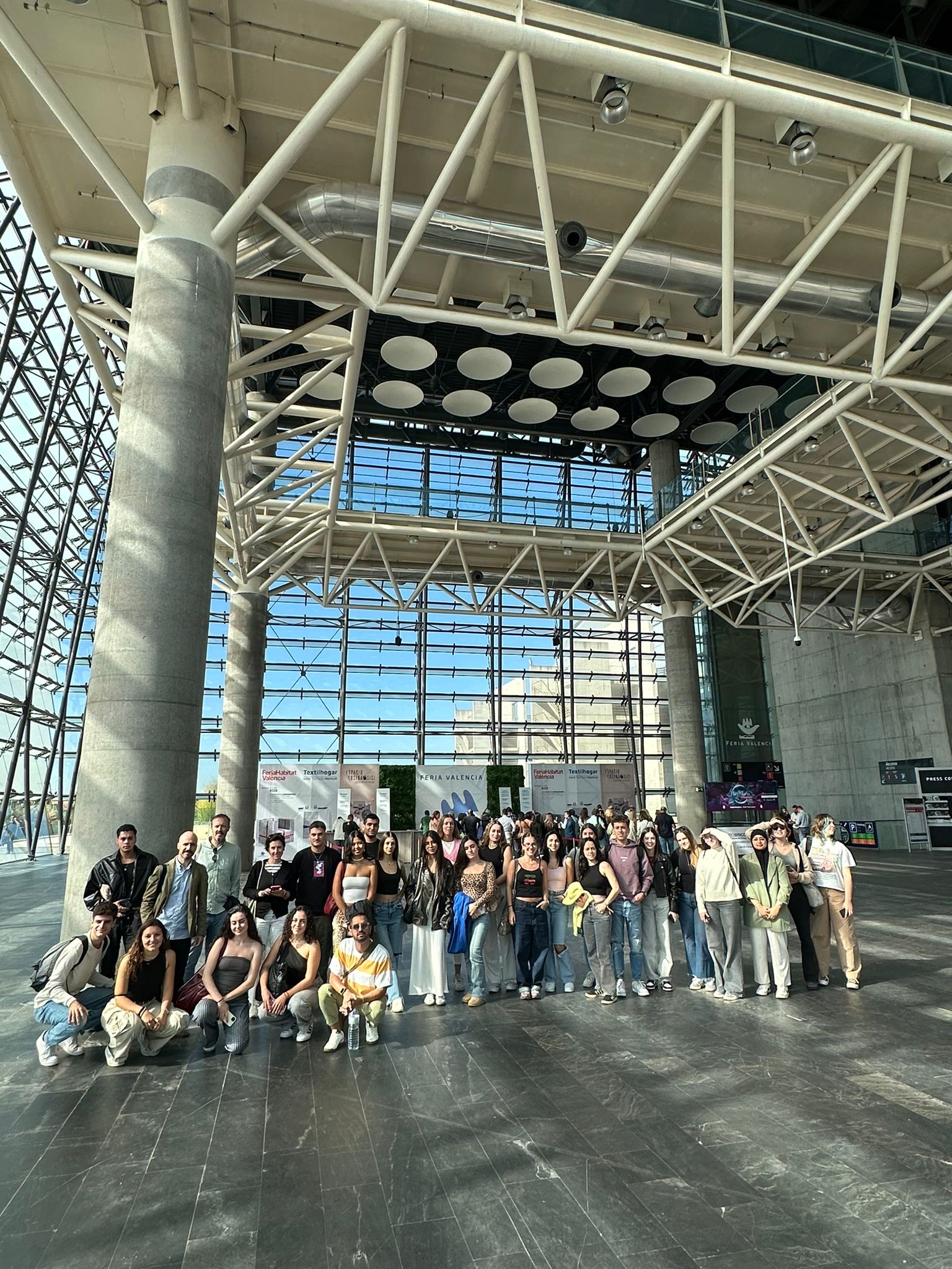 Foto alumnat a la Fira Habitat València