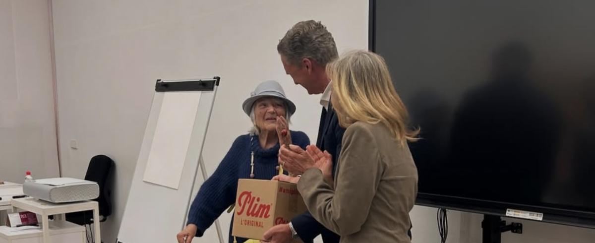 Imatge de la Pilarin amb el diputati i a regidora