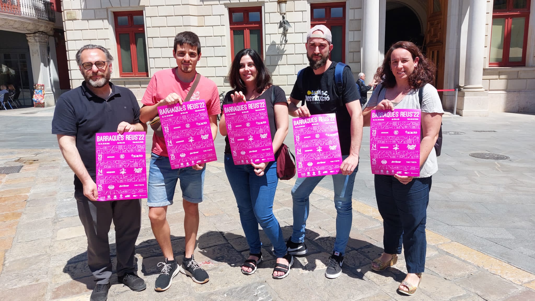 A L'ESCOLA DISSENYEM EL CARTELL DE LES BARRAQUES 2022