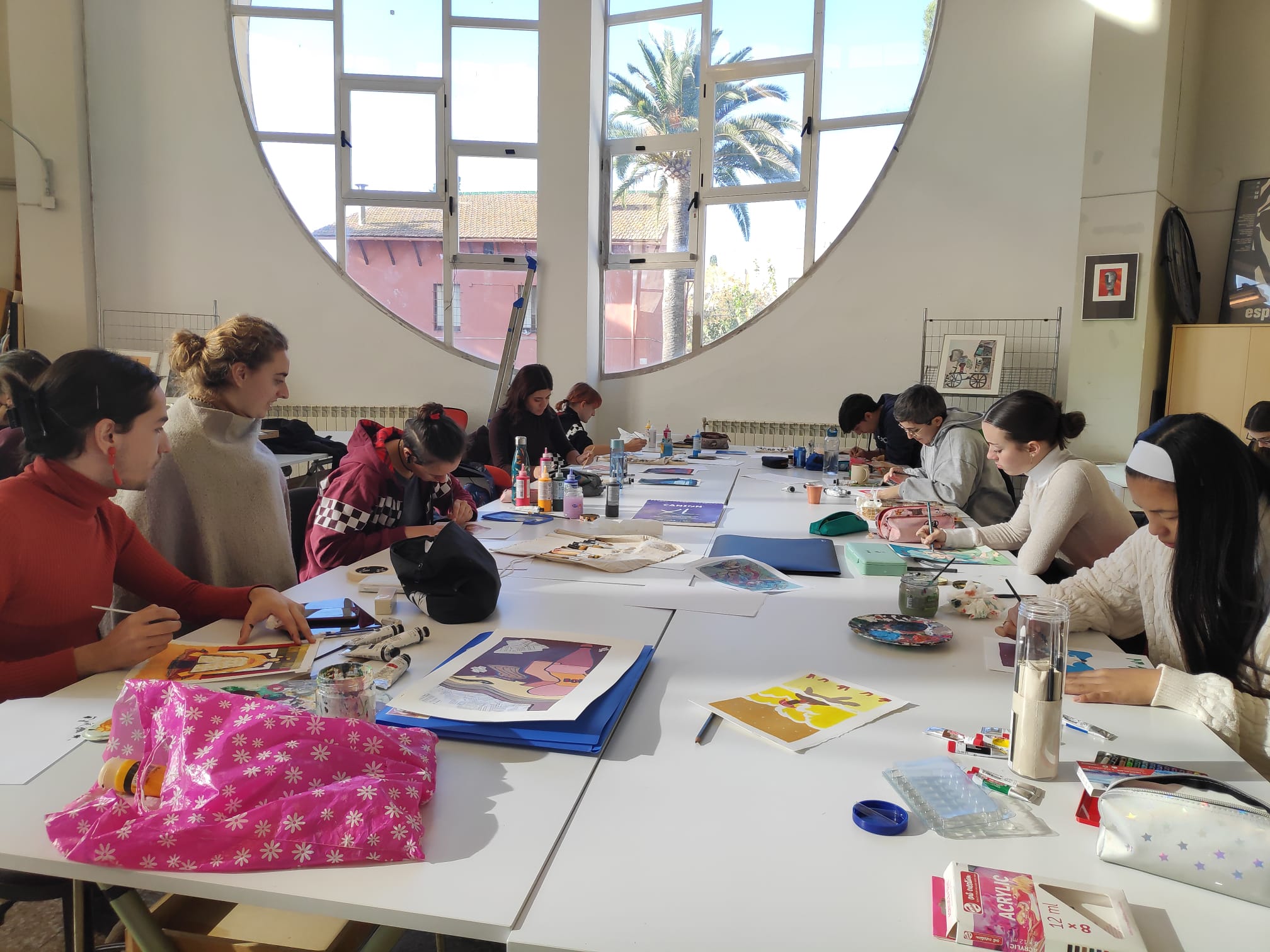 Alumnes a il·lustració