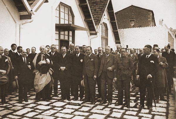 1935