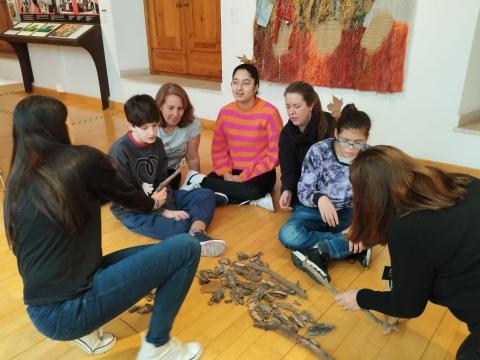 Aula Llevant visita el MAMT