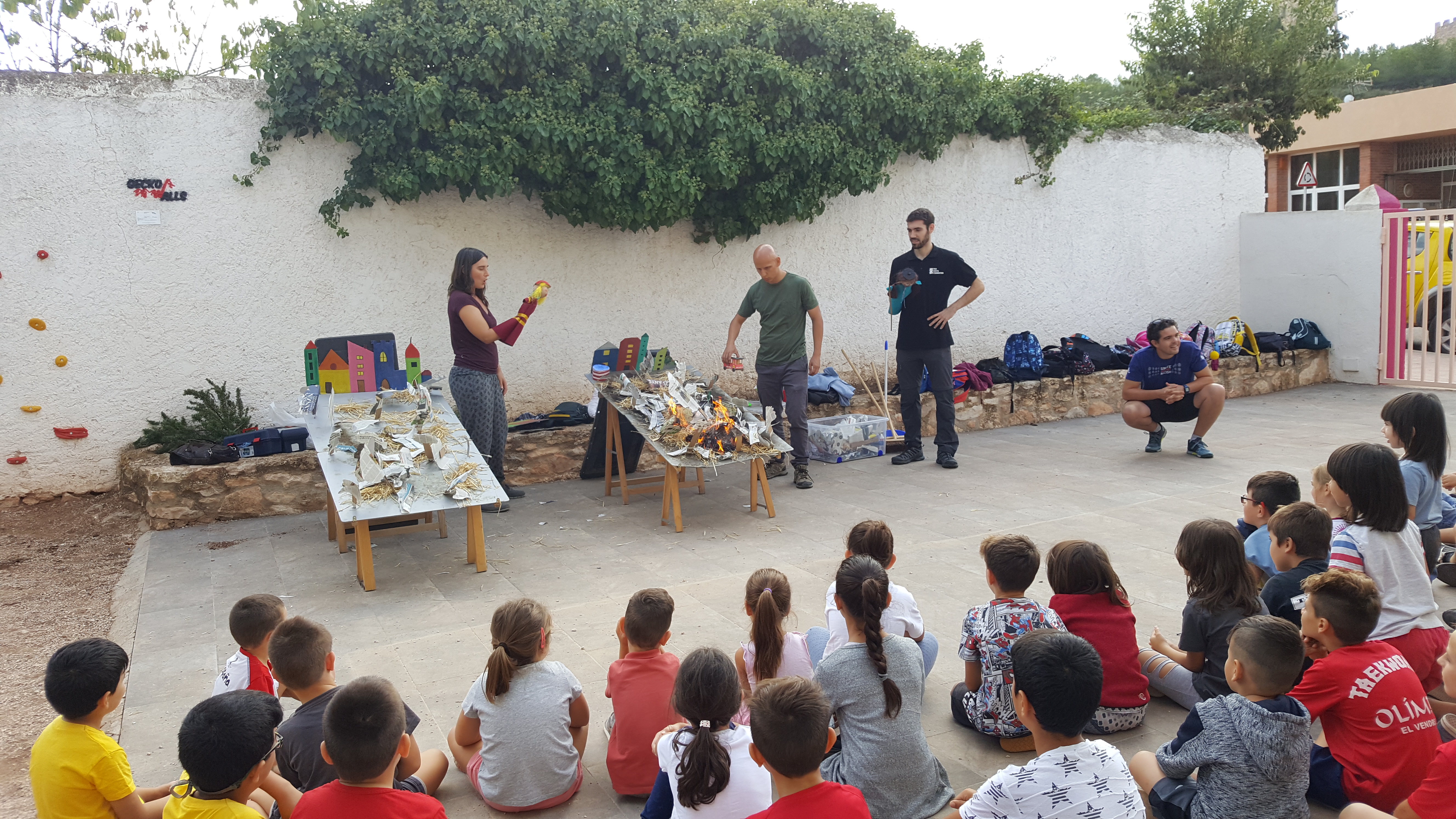 Tallers d'educació ambiental consciencien els alumnes de municipis amb alt risc d'incendi al Baix Penedès i el Priorat