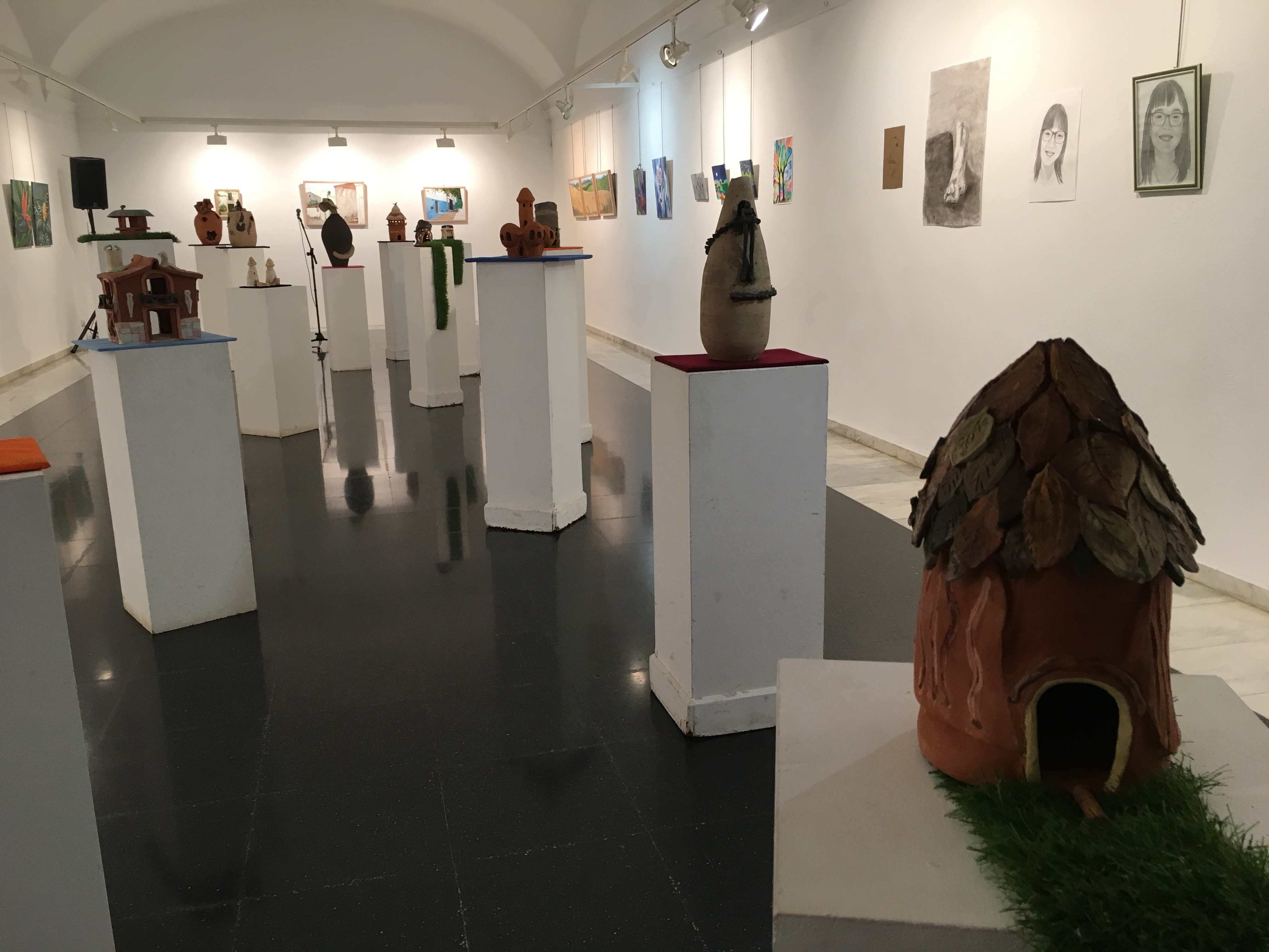 El Taller d'Art de la Diputació a Valls mostra les obres de l'alumnat a la ciutadania amb l’exposició ‘Habitacles’