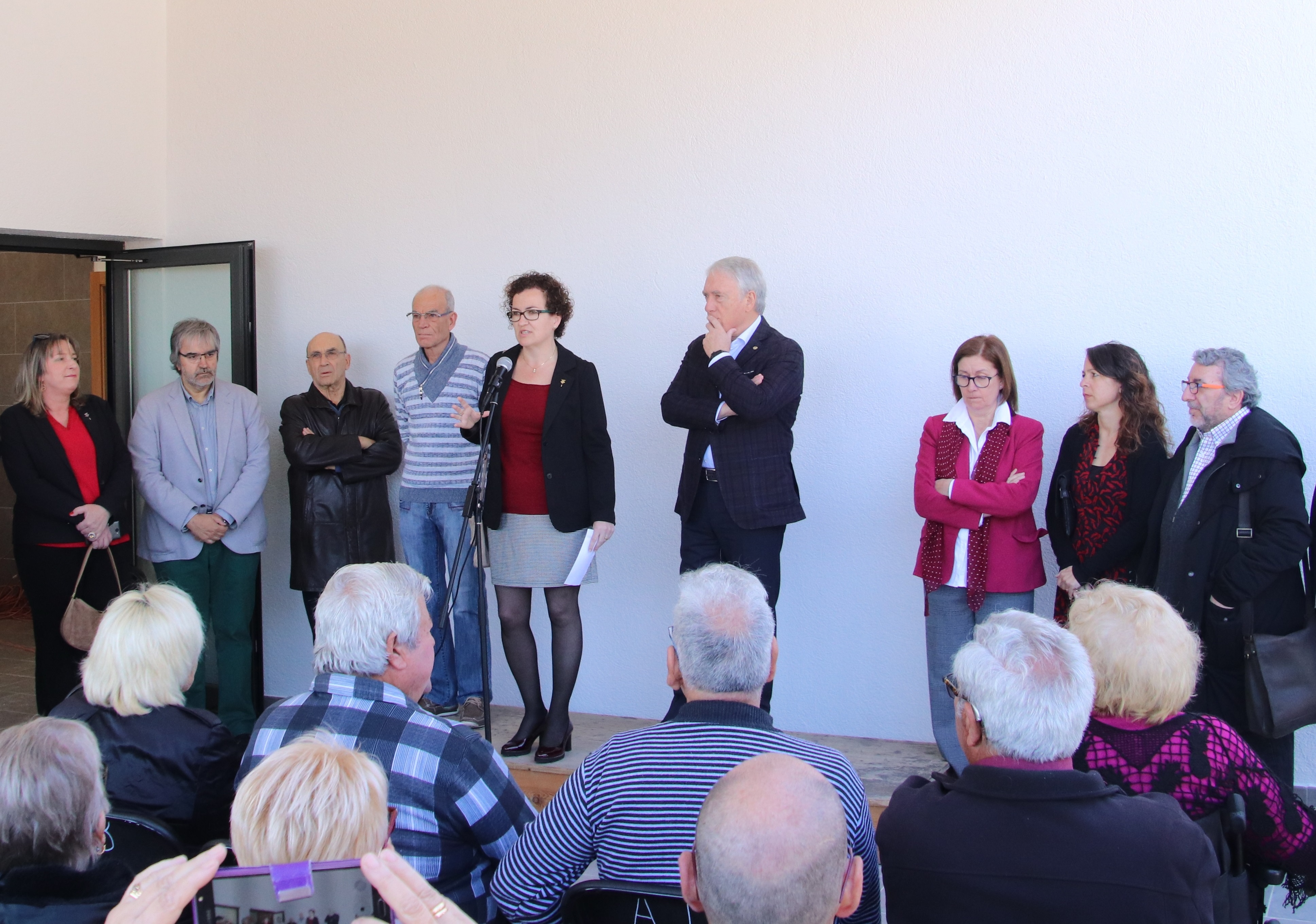 Els veïns del barri de la Miralba, a la Bisbal del Penedès, estrenen local social