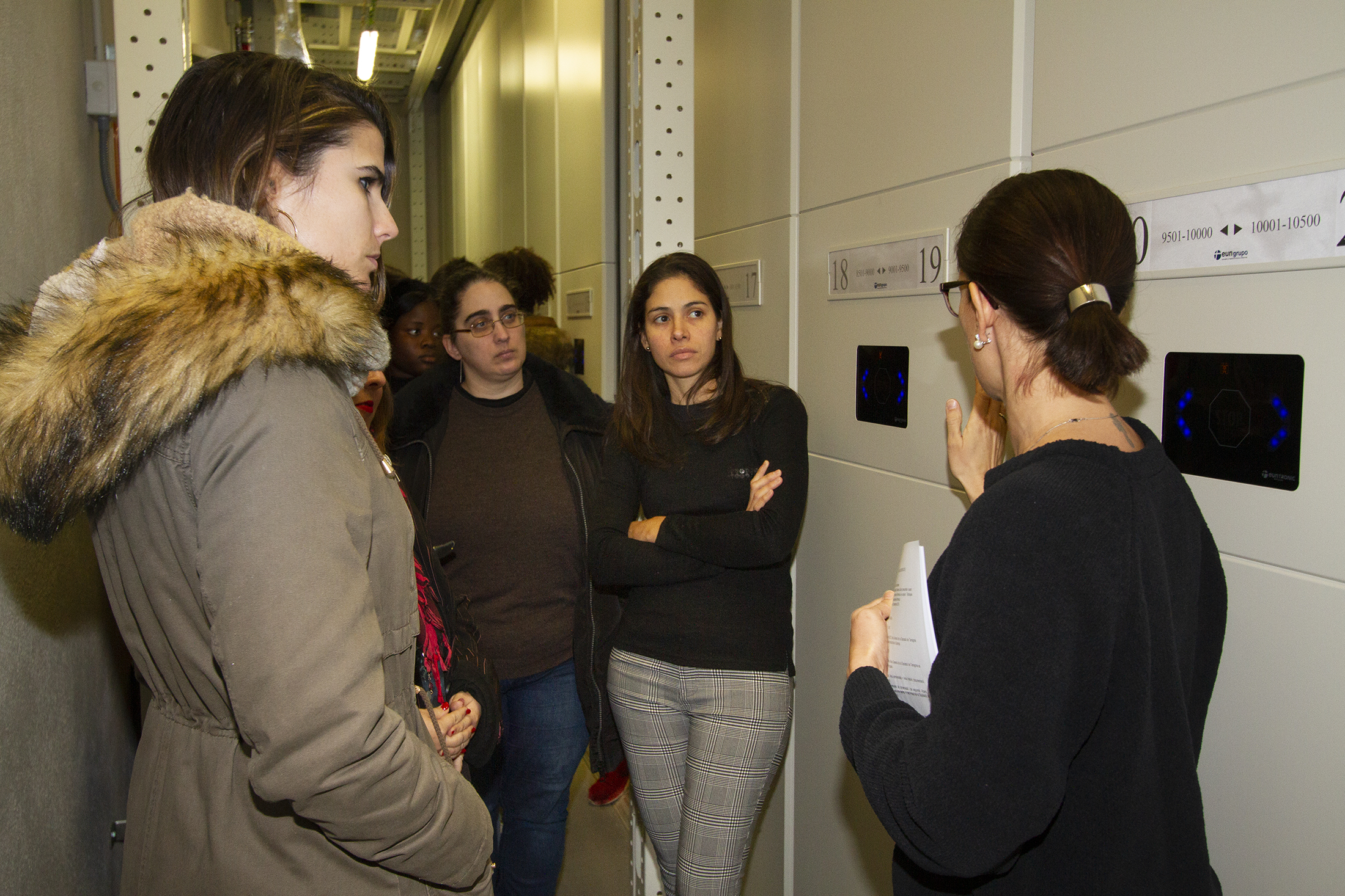 Una quinzena d’alumnes del Centre d’Estudis i Orientació Professional visiten l’Arxiu General de la Diputació de Tarragona