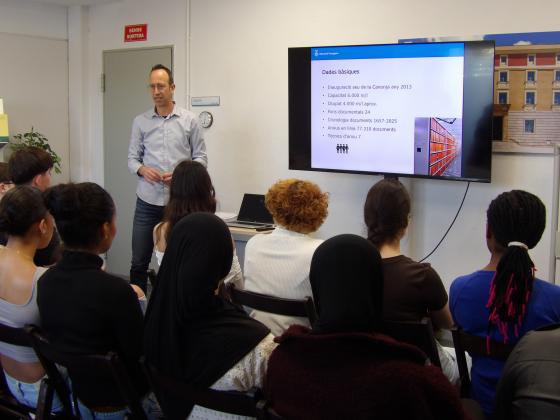 Alumnes de 2n de BAT de l'INS Collblanc de la Canonja realitzant l'activitat