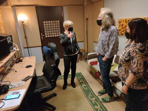 Mantenir viva la música en temps de Covid: el cantautor Joan Reig enllesteix nou disc, finançat amb un dels ajuts de la Diputació per a professionals autònoms de la cultura