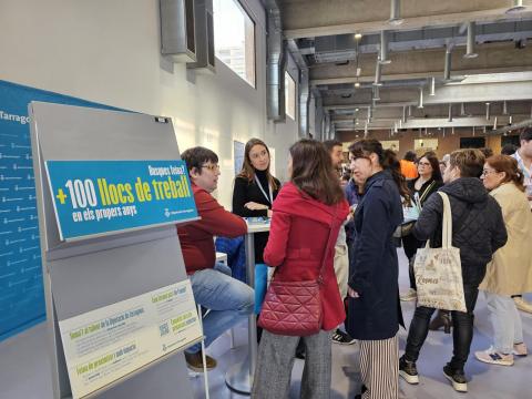 Organitzada per la Cambra de Comerç de Tarragona, esdevé un espai de trobada entre empreses, entitats i persones que es troben en procés de recerca de feina o millora professional