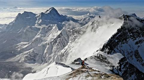 Foto: col·lecció Sito Carcavilla, Mickel Sherpa, a 8.750 m al cim sud de l'Everest.