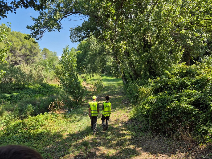 Imatge d'arxiu d'uns informadors ambientals a l'Albereda de Santes Creus