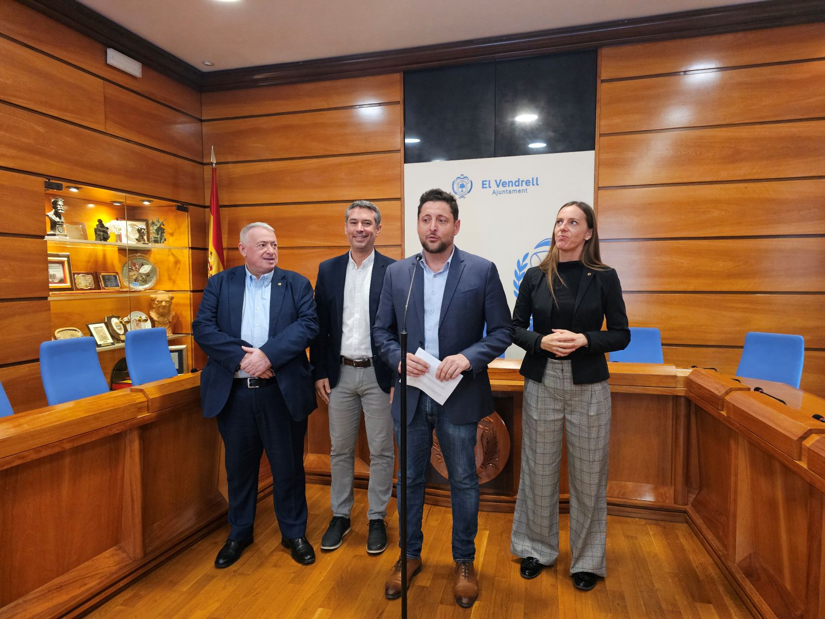 El vicepresident primer, Rubén VIñuales, amb la vicepresidenta quarta, Marta Ventura, i el diputat Joan Sans després de la reunió amb l'alcalde del Vendrell
